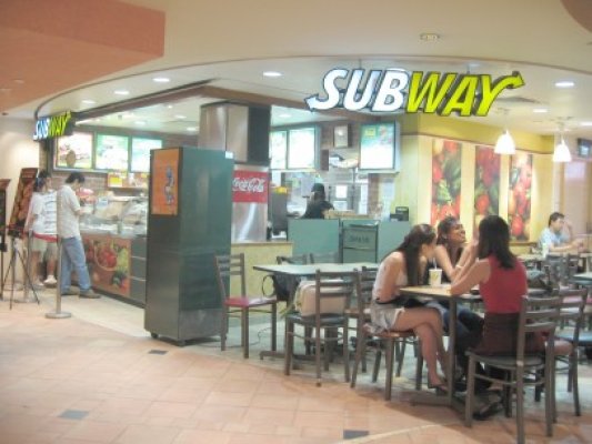 Subway face primele angajări în România
